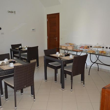 Guest Rooms Affittacamere San Teodoro  Kültér fotó