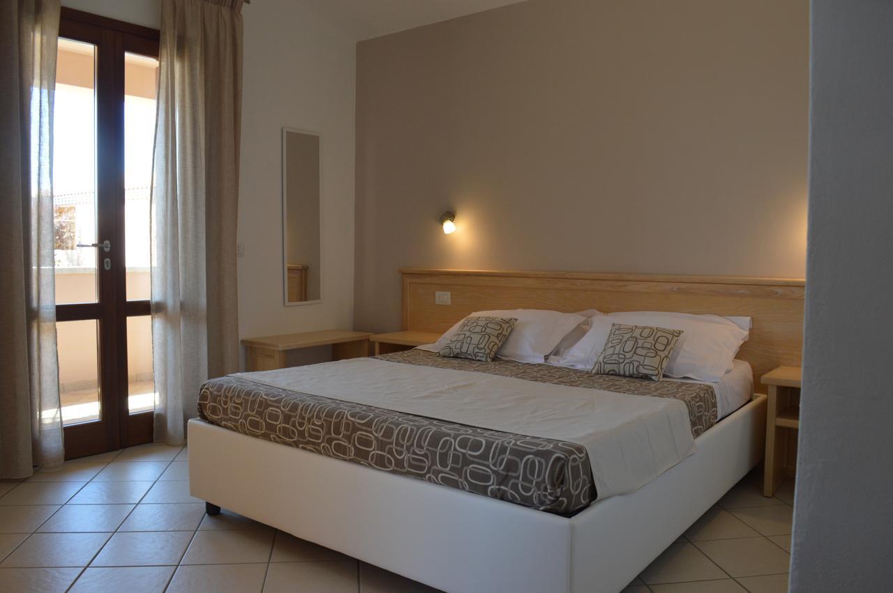 Guest Rooms Affittacamere San Teodoro  Kültér fotó