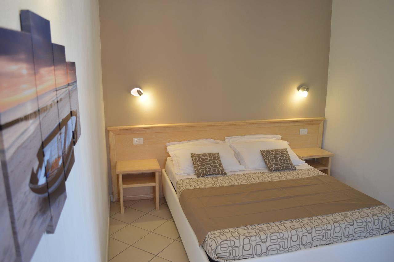 Guest Rooms Affittacamere San Teodoro  Kültér fotó