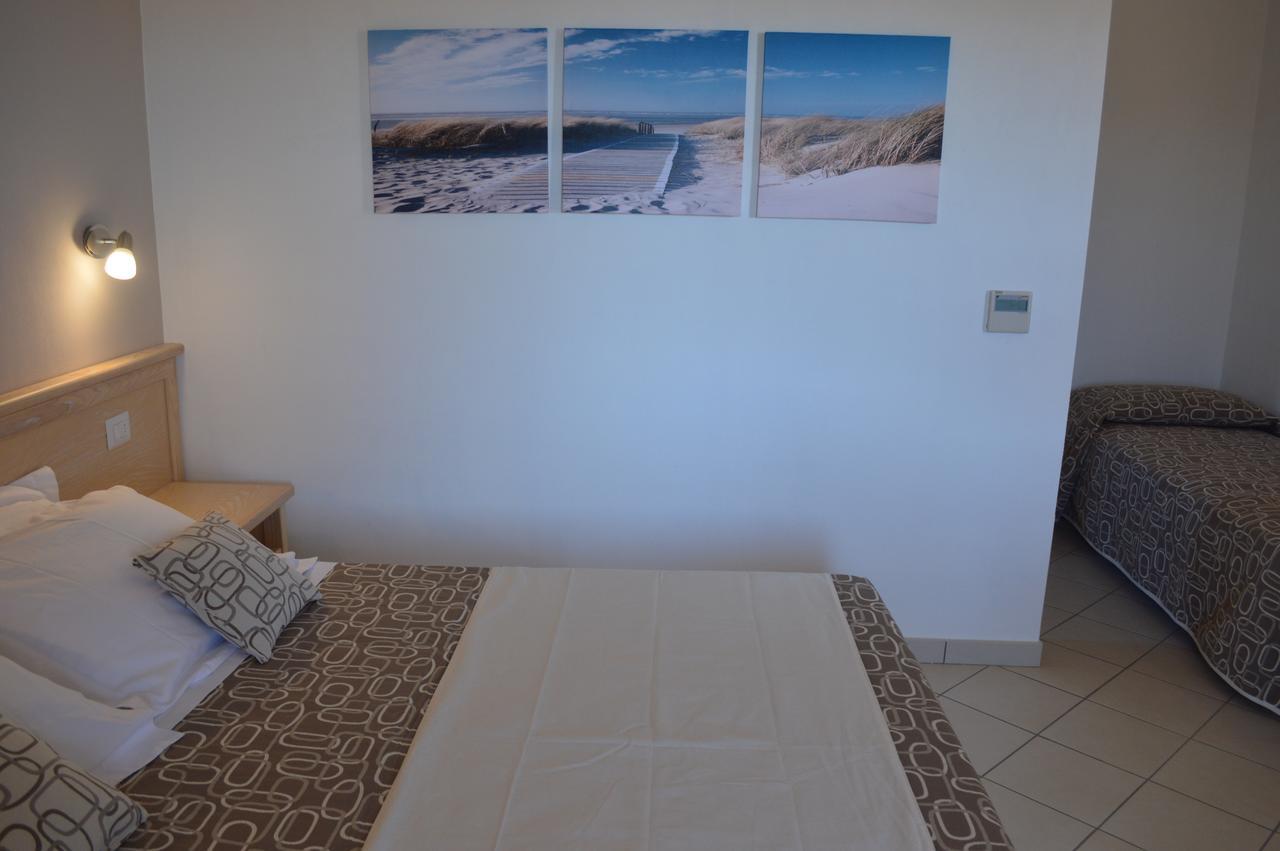 Guest Rooms Affittacamere San Teodoro  Kültér fotó