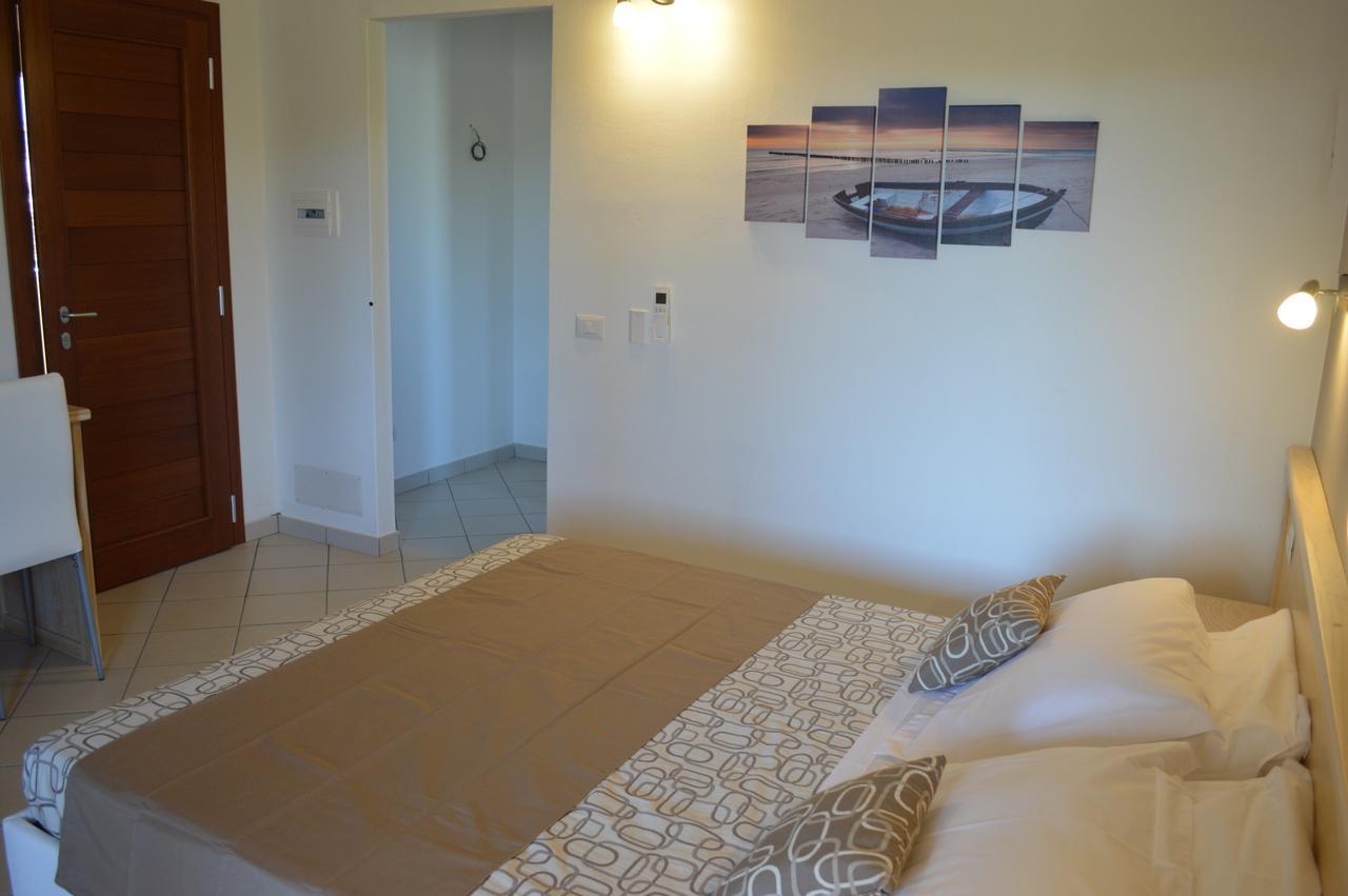 Guest Rooms Affittacamere San Teodoro  Kültér fotó