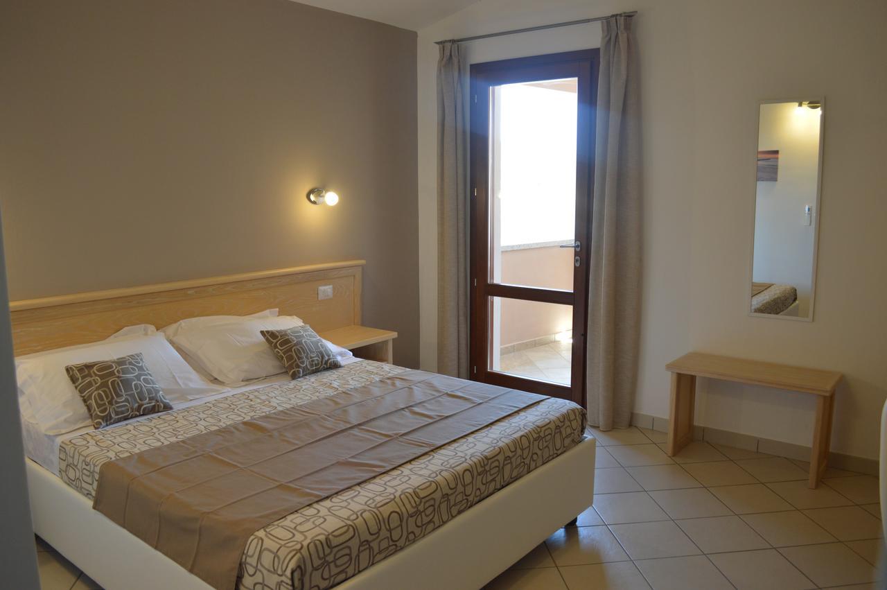Guest Rooms Affittacamere San Teodoro  Kültér fotó