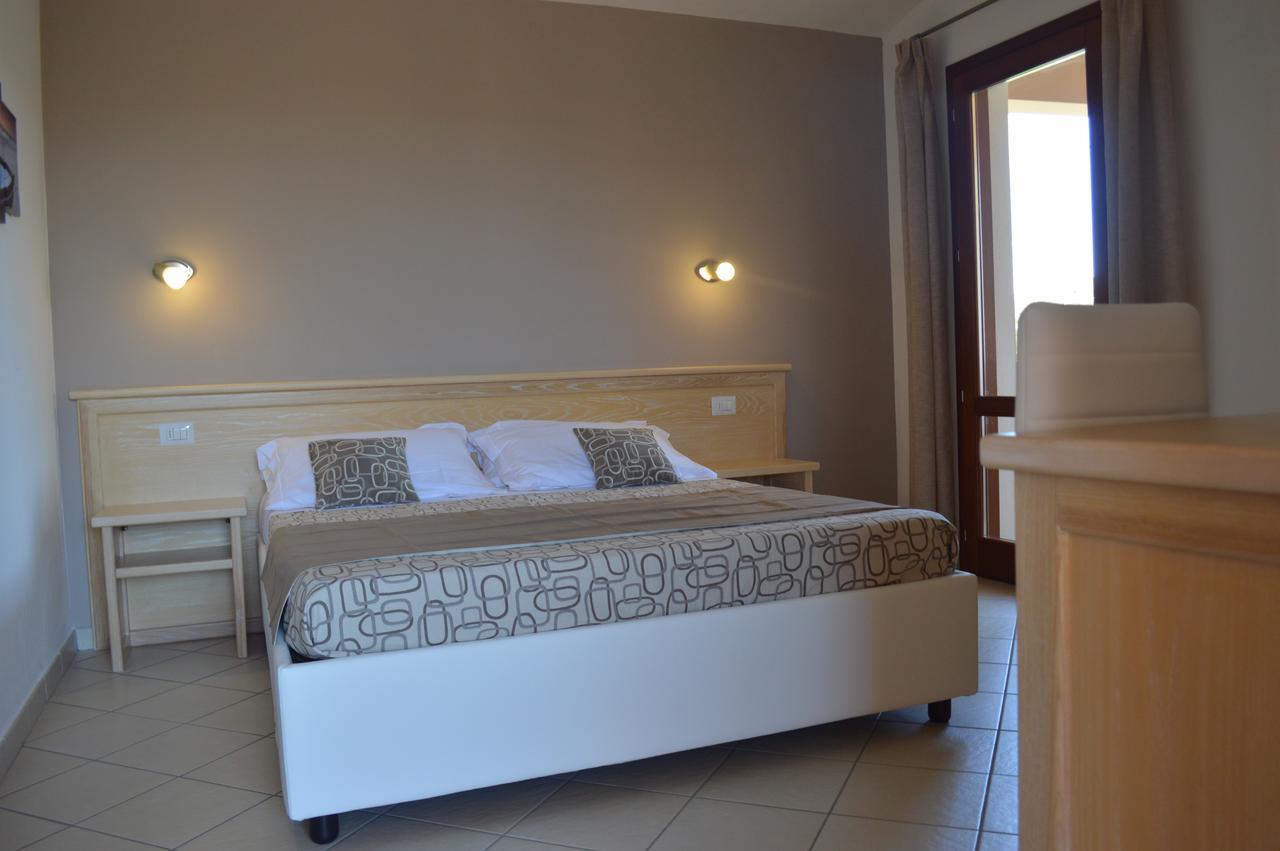 Guest Rooms Affittacamere San Teodoro  Kültér fotó