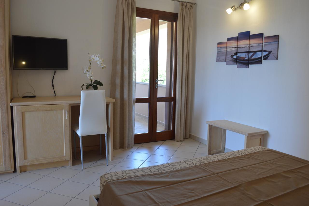 Guest Rooms Affittacamere San Teodoro  Kültér fotó