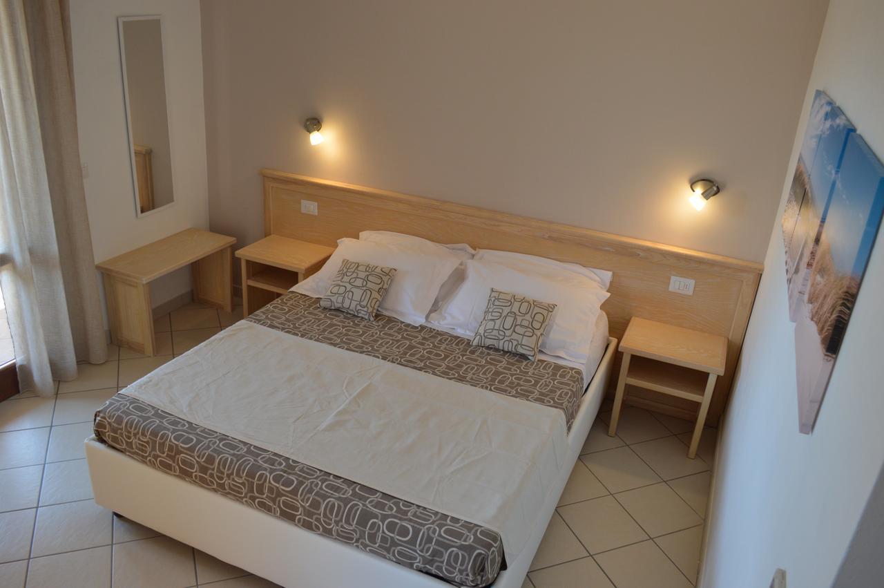 Guest Rooms Affittacamere San Teodoro  Kültér fotó