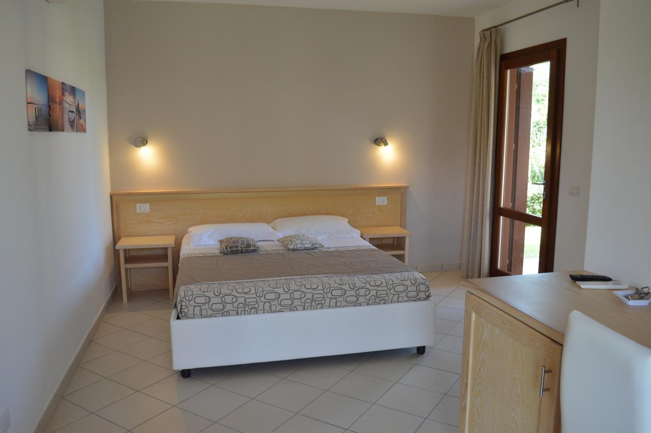Guest Rooms Affittacamere San Teodoro  Kültér fotó