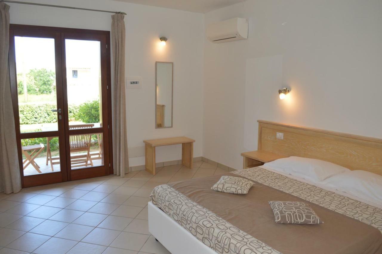 Guest Rooms Affittacamere San Teodoro  Kültér fotó