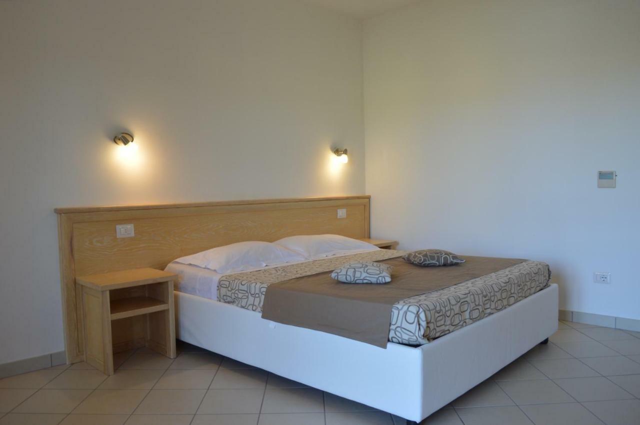 Guest Rooms Affittacamere San Teodoro  Kültér fotó